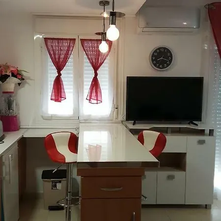 Studio Edificio Rota 아파트 칼라 데 피네스트라트